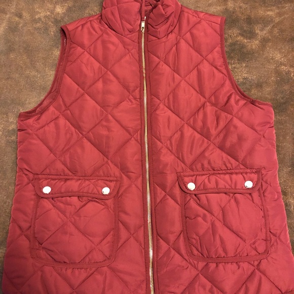 Red vest - Picture 1 of 3